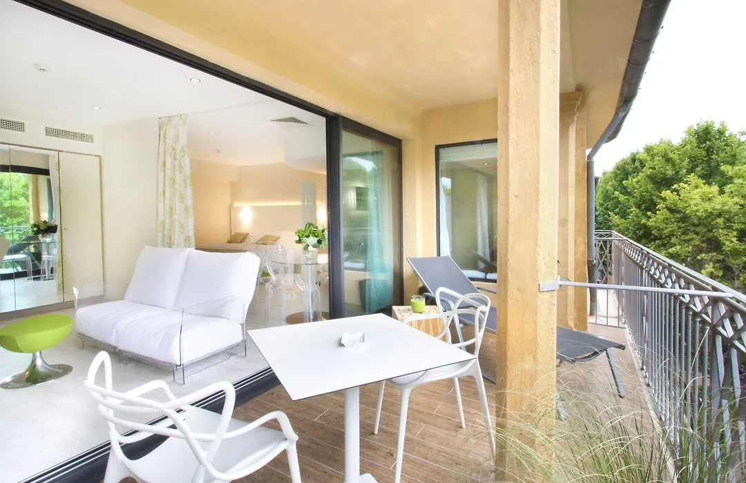 Hotel Les Deux Garcons-1